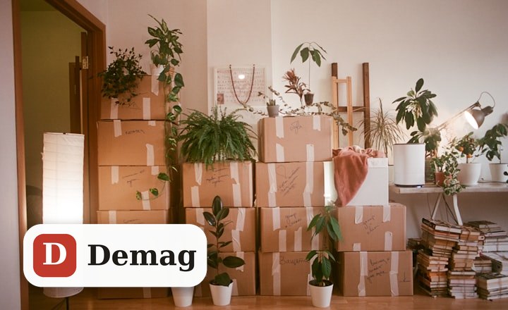 Appartement à débarrasser, rempli de cartons